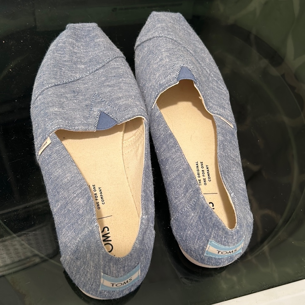 Toms